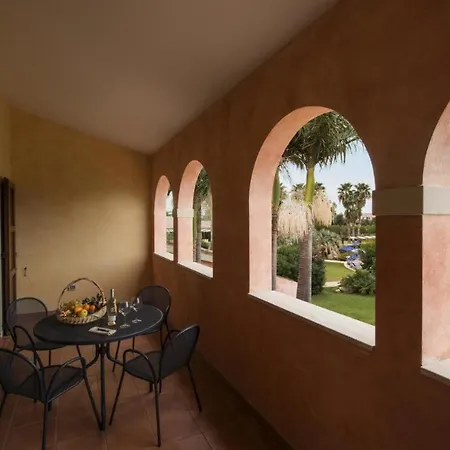 Apartment Tranquil Lantana For 5 People 15km From *