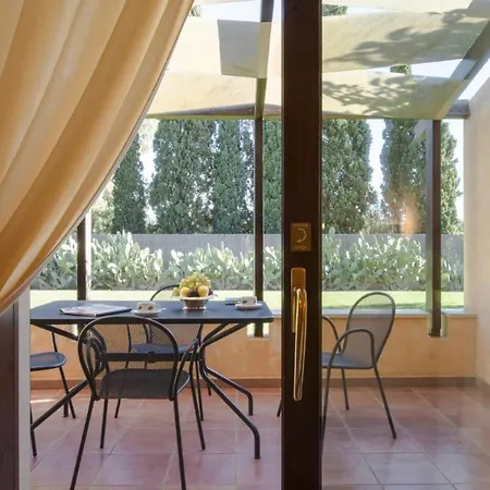 Tranquil Lantana For 5 People 15km From Pula
