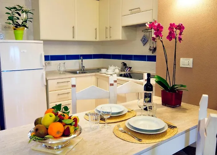 Tranquil Lantana For 5 People 1,5km From Apartamento Pula
